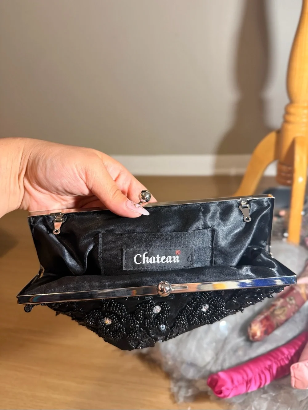 Vintage ⚪️ Chateau Black Beaded Floral Evening Clutch
